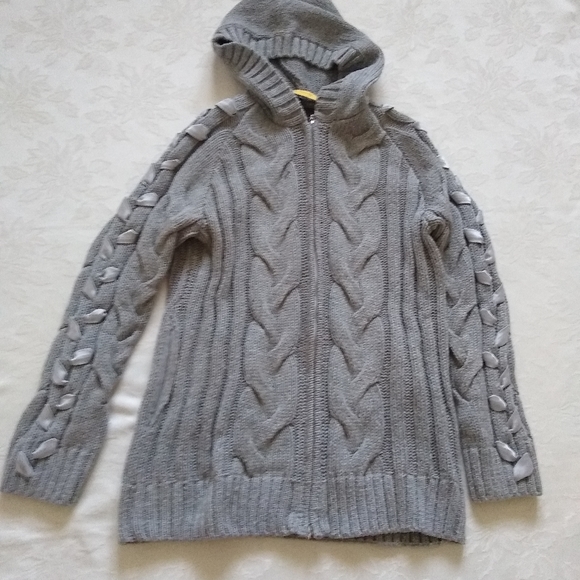 St. John Sweaters - St John hooded wool aran cable knit zip up cardigan